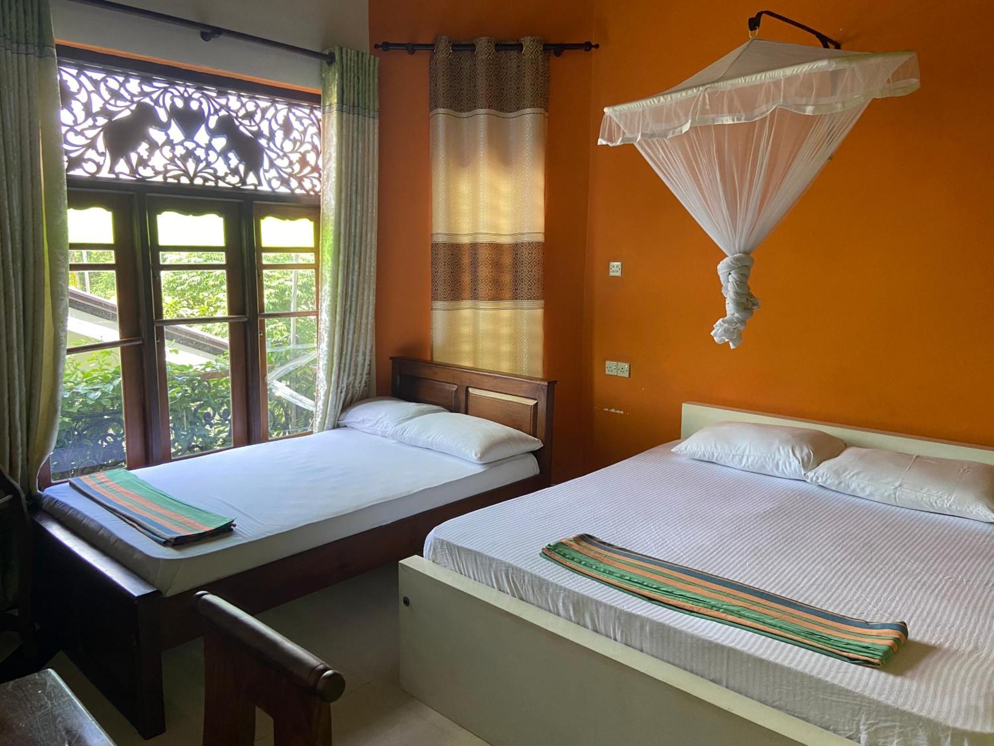 Bee Nest Bed & Breakfast เนกอมโบ ภายนอก รูปภาพ