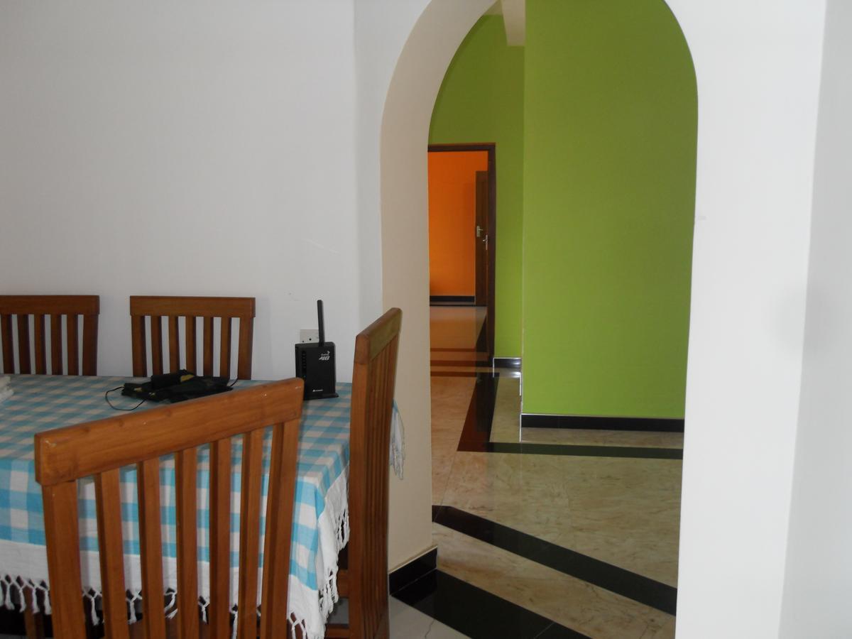 Bee Nest Bed & Breakfast เนกอมโบ ภายนอก รูปภาพ