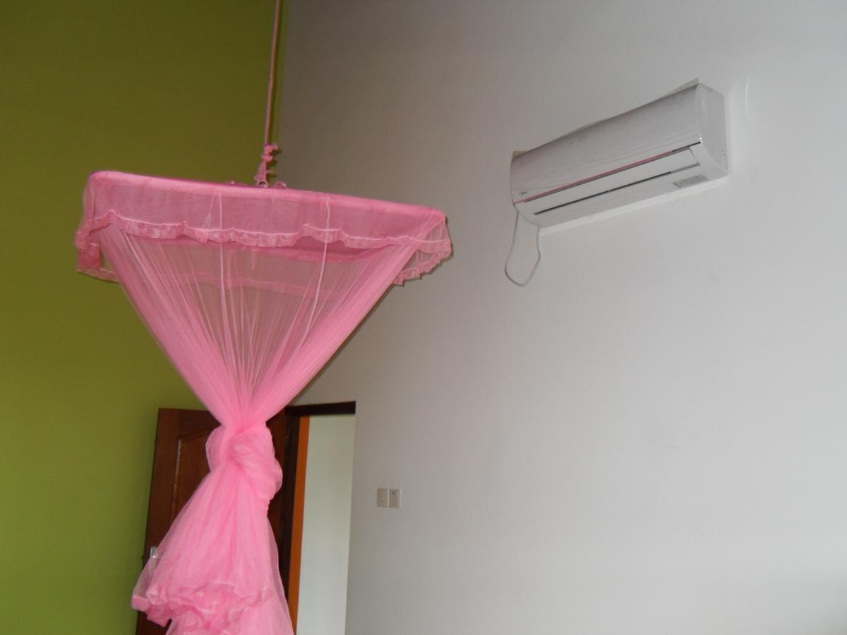 Bee Nest Bed & Breakfast เนกอมโบ ภายนอก รูปภาพ