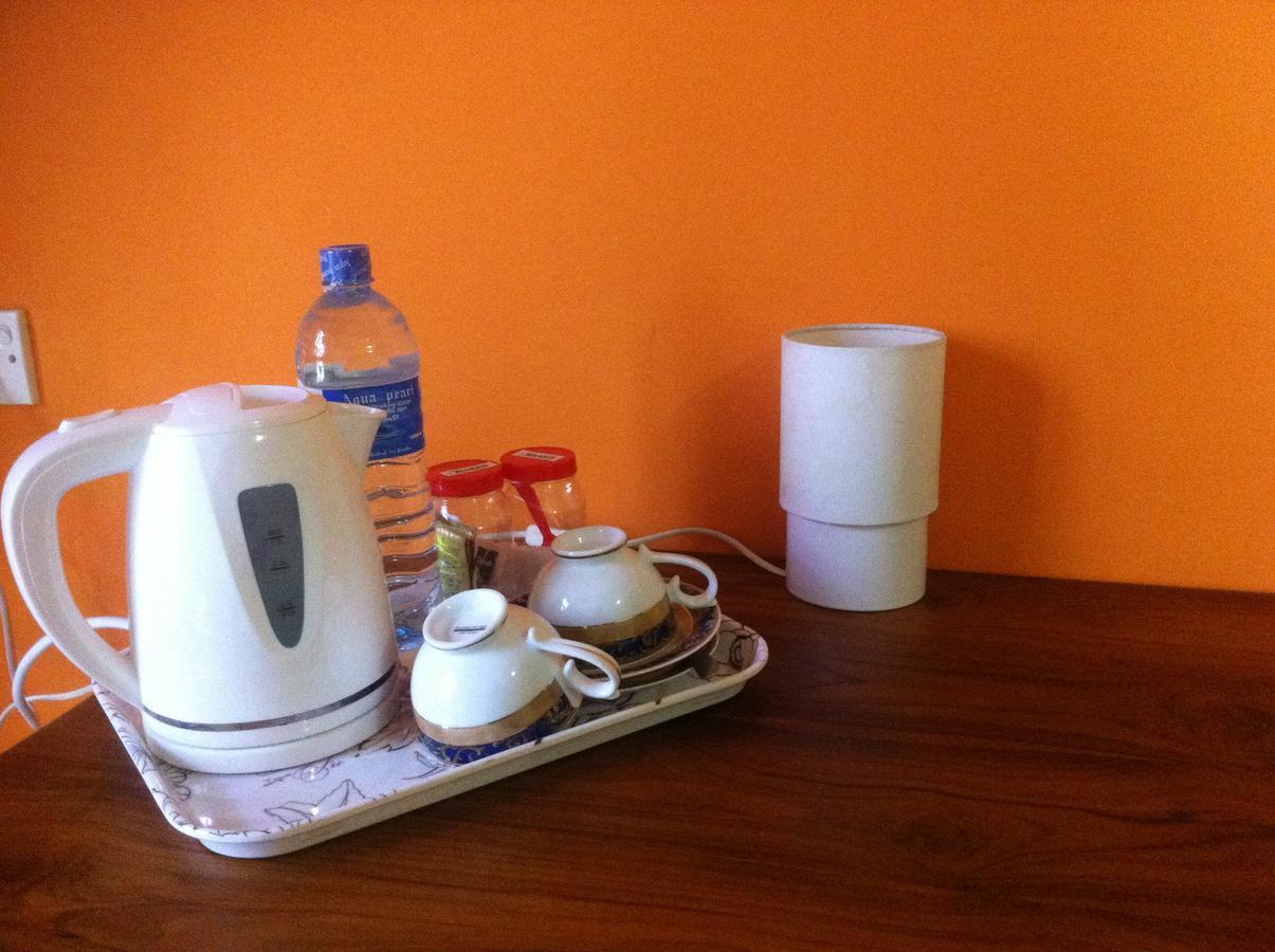 Bee Nest Bed & Breakfast เนกอมโบ ภายนอก รูปภาพ