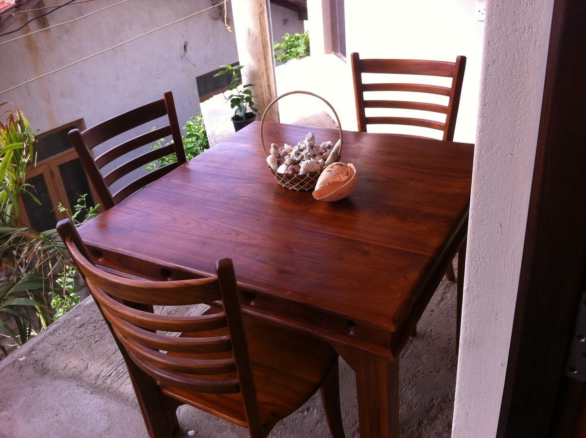 Bee Nest Bed & Breakfast เนกอมโบ ภายนอก รูปภาพ