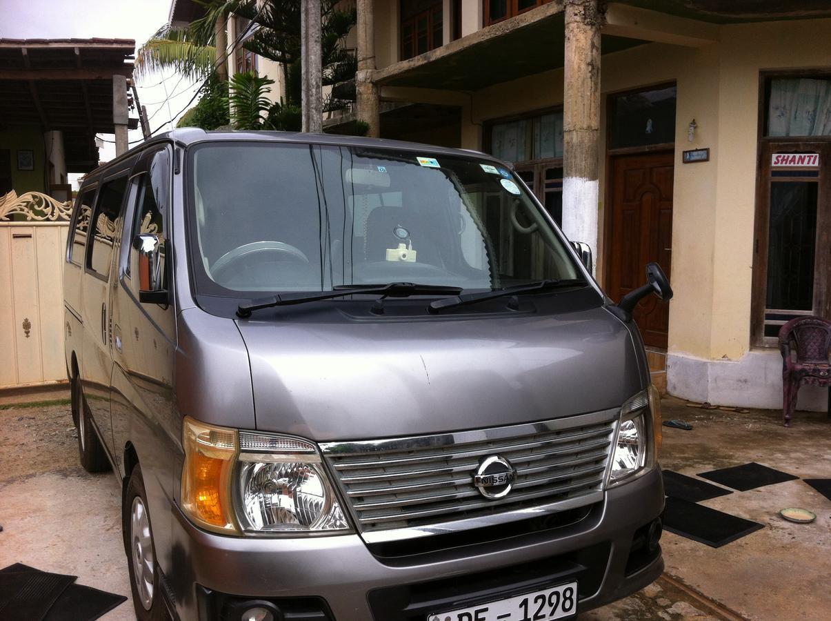Bee Nest Bed & Breakfast เนกอมโบ ภายนอก รูปภาพ