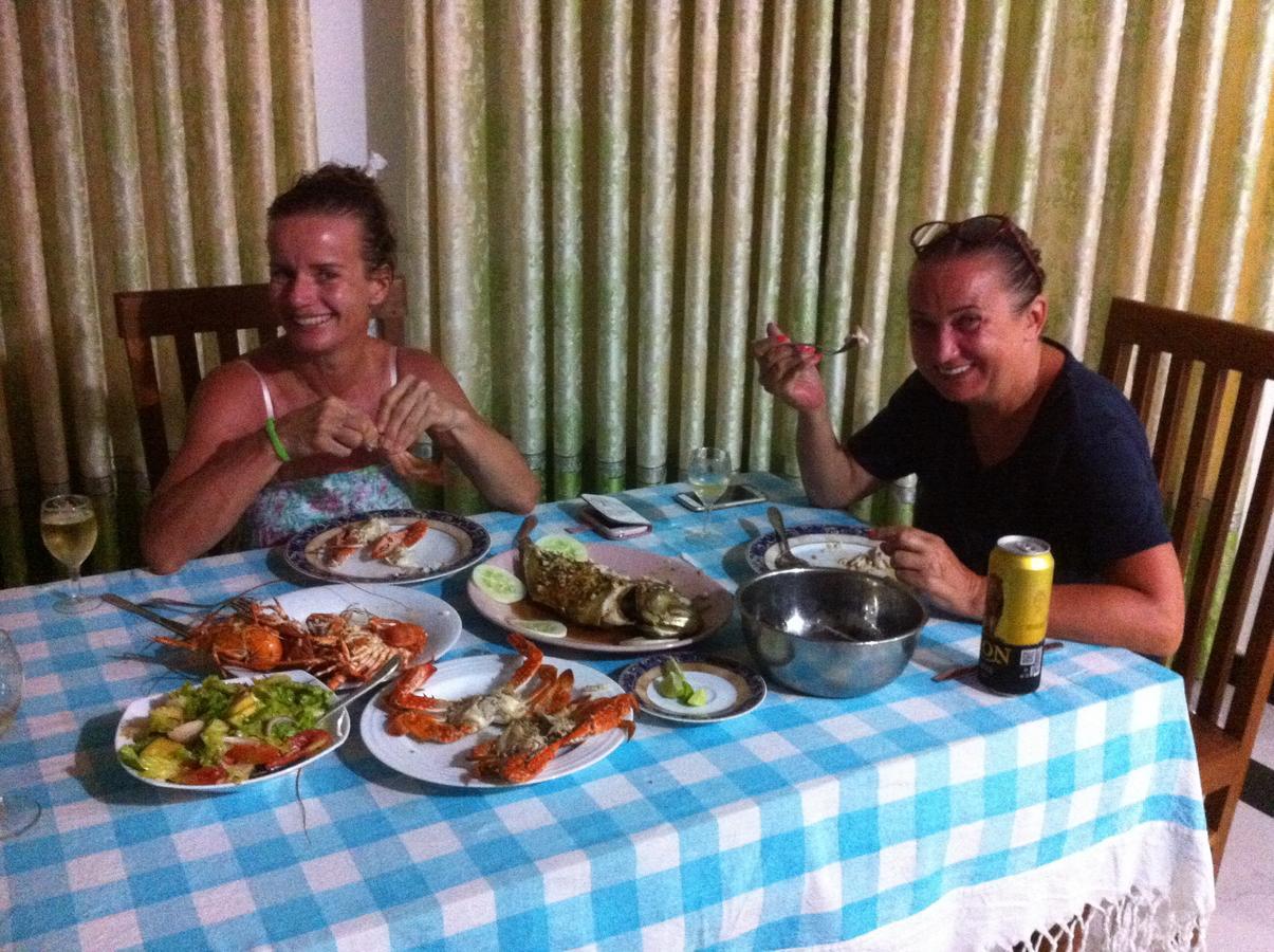 Bee Nest Bed & Breakfast เนกอมโบ ภายนอก รูปภาพ